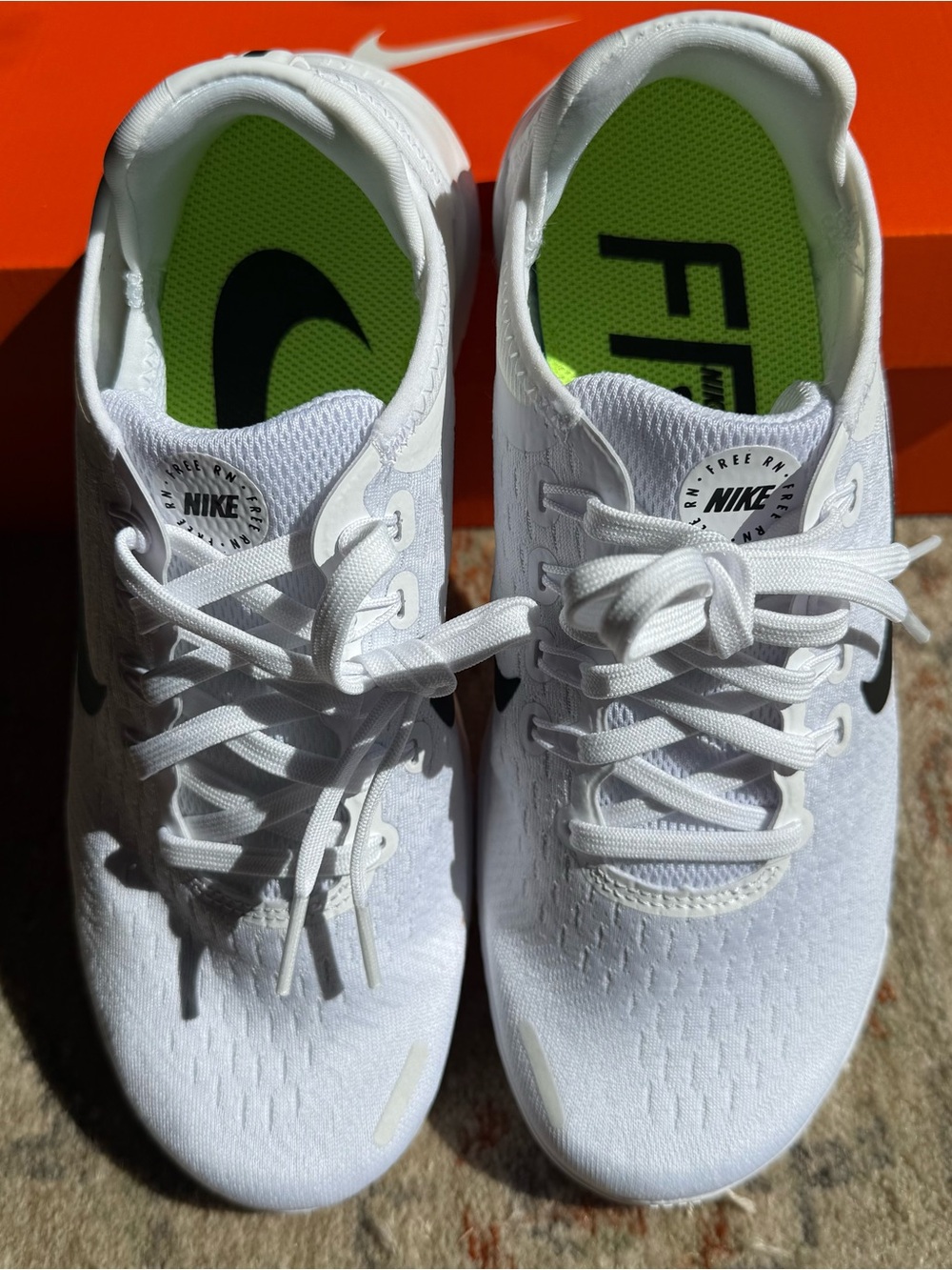 NWT brand new in box Nike White Freerun Flyknit Training Sneakers size 7.5 - Picture 2 of 10